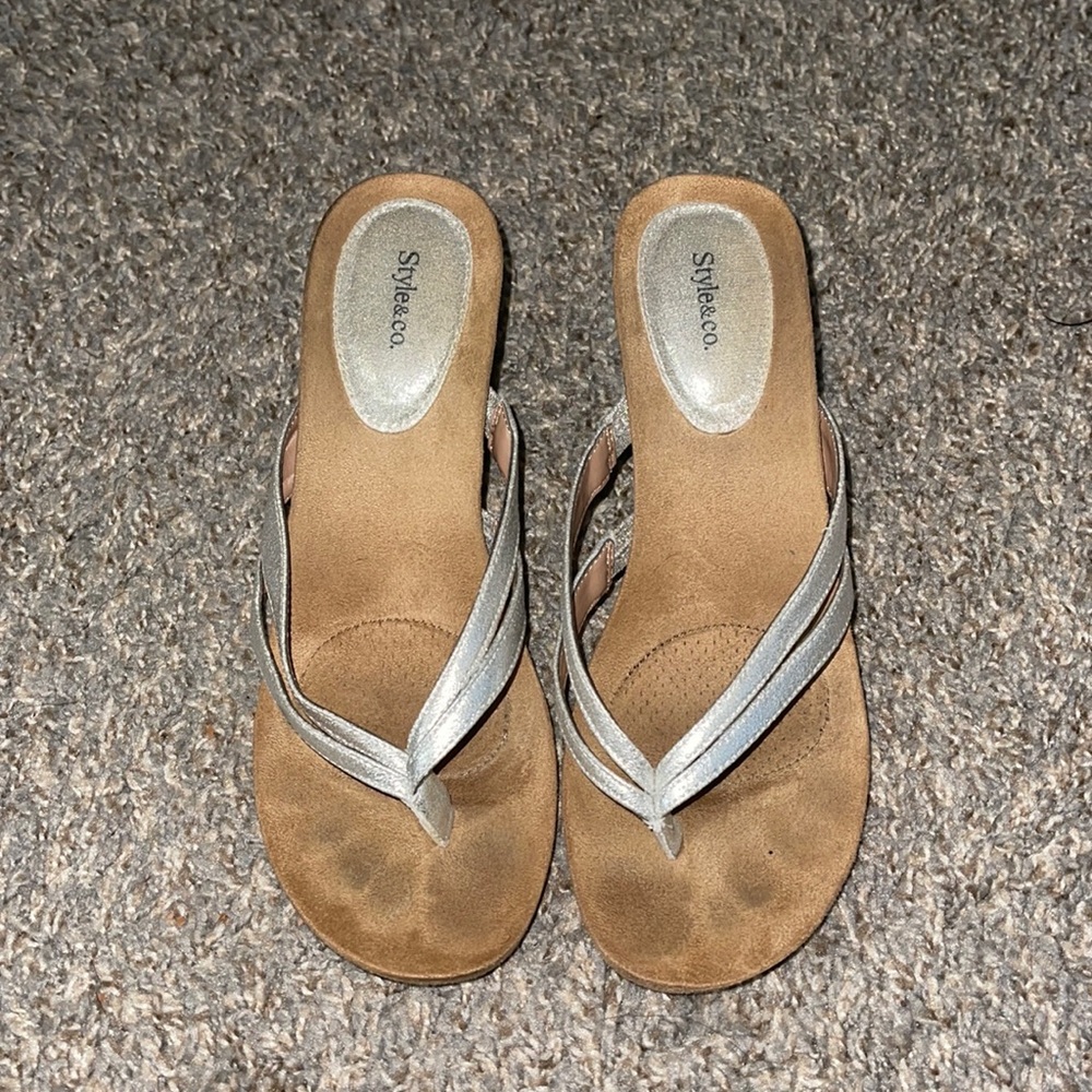 Style & CO. Sliver wedge flip flops size 8.5